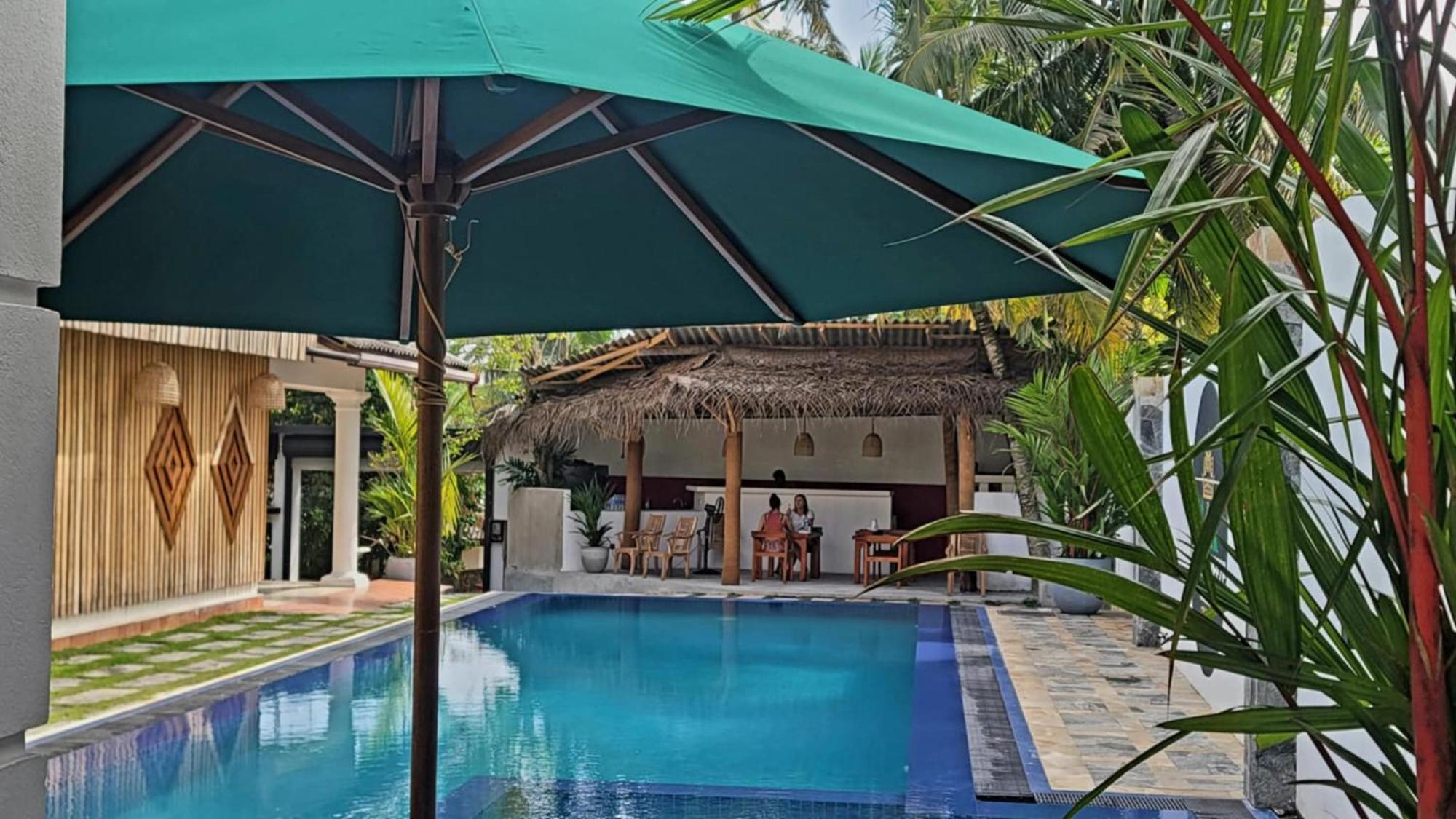 Crown Breeze Hotel Ahangama Exterior foto